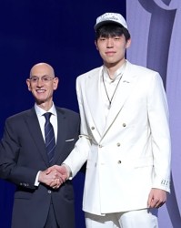 MK体育官方入口-美媒重排2025年选秀：杨瀚森掉出首轮 弗拉格状元克努佩尔榜眼